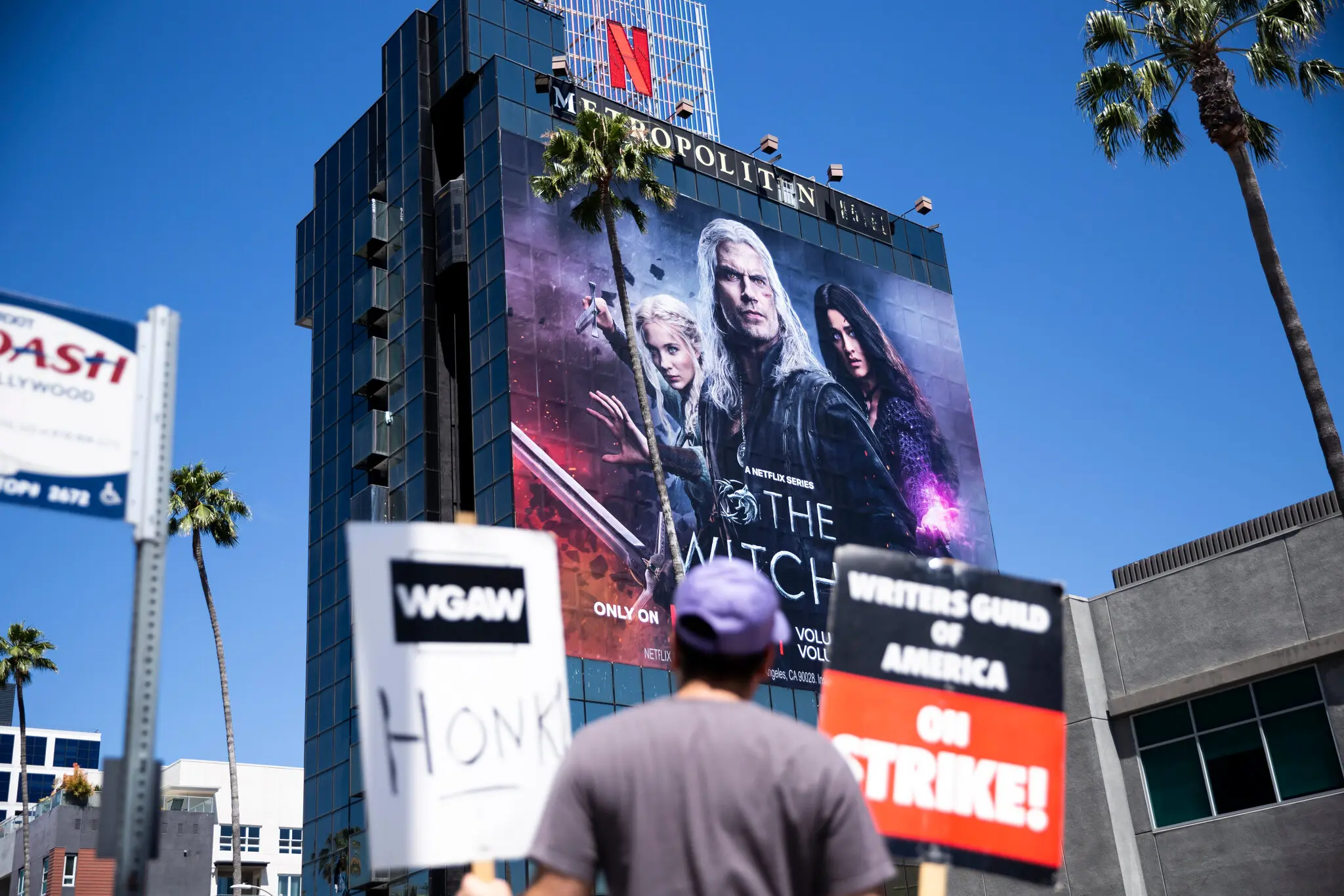 У Голлівуді страйки, і це лише частина проблеми